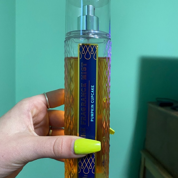 🛍️ 3/$15 Bath and body works perfumes - Picture 2 of 2